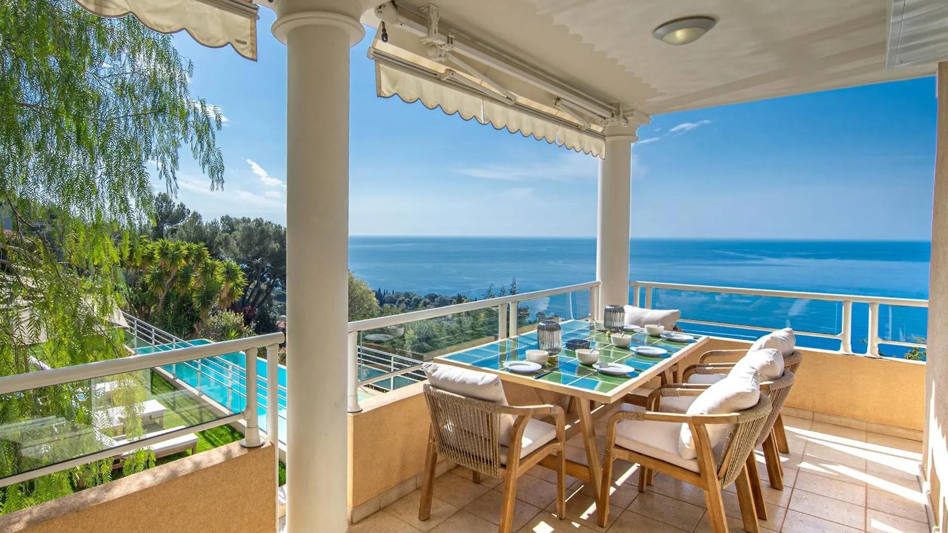 Magnifique Villa Vue Mer - Piscine - Parkings - Dg Cap-d'Ail 0*,
